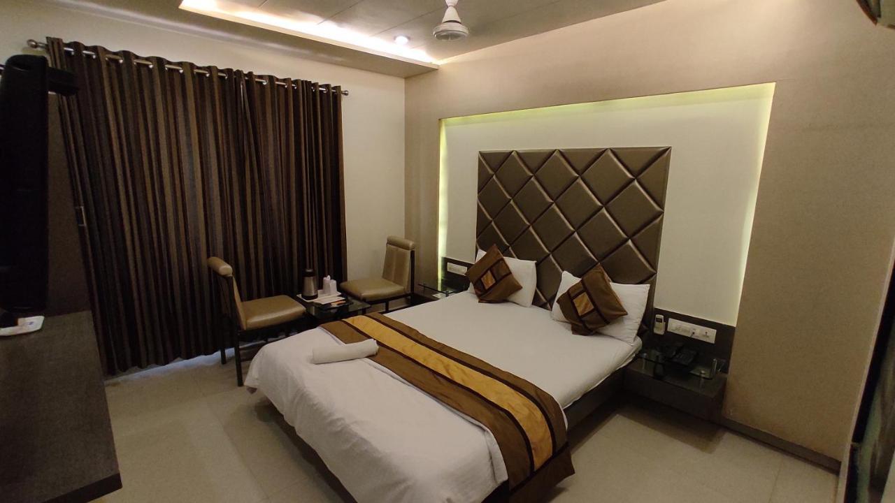 Hotel Flair Inn Ahmedabad Esterno foto