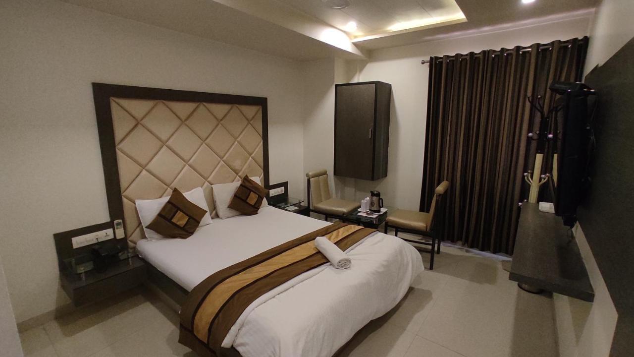 Hotel Flair Inn Ahmedabad Esterno foto
