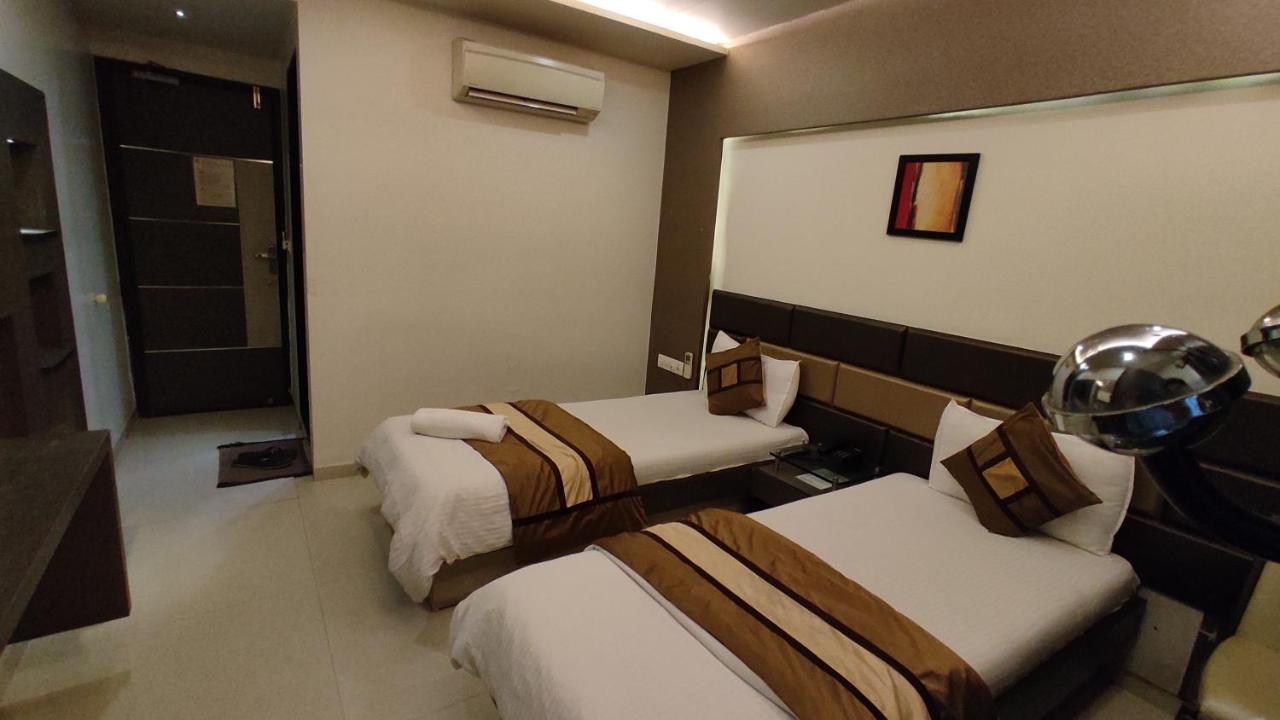 Hotel Flair Inn Ahmedabad Esterno foto