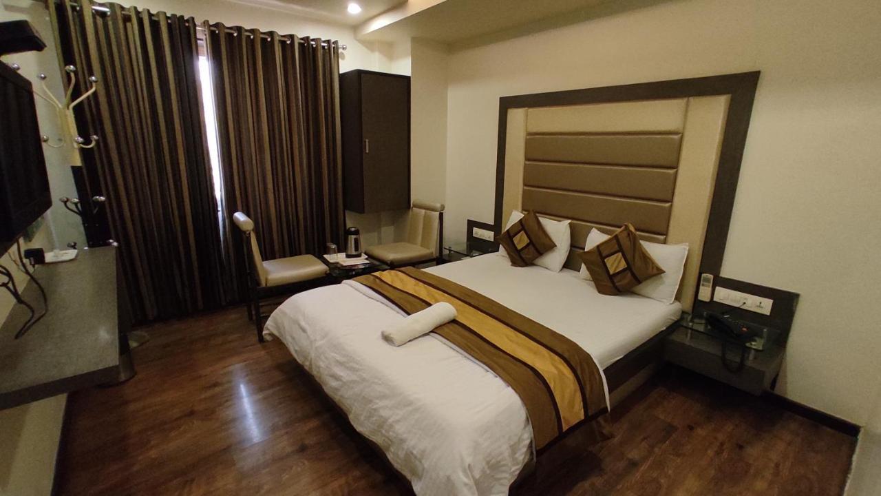 Hotel Flair Inn Ahmedabad Esterno foto