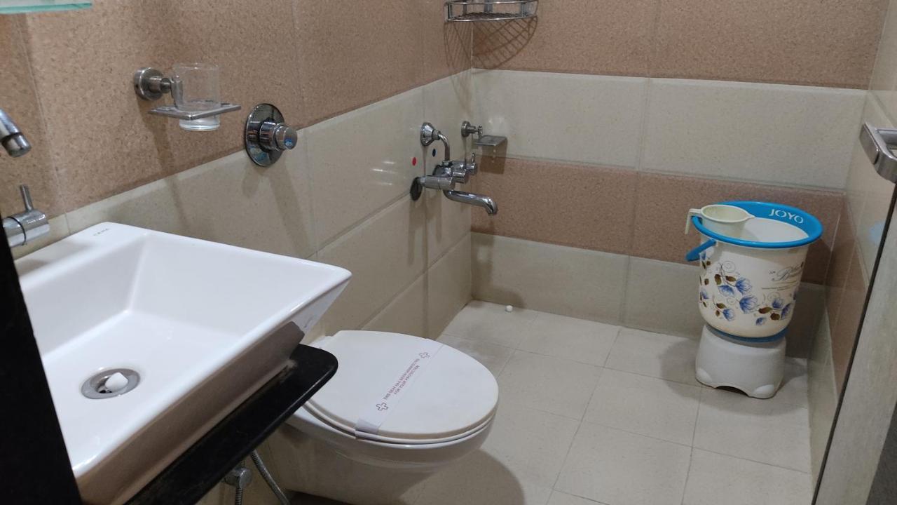 Hotel Flair Inn Ahmedabad Esterno foto