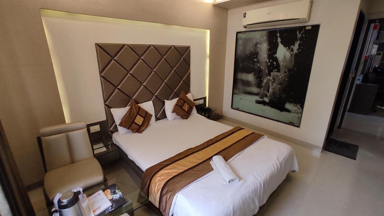 Hotel Flair Inn Ahmedabad Esterno foto
