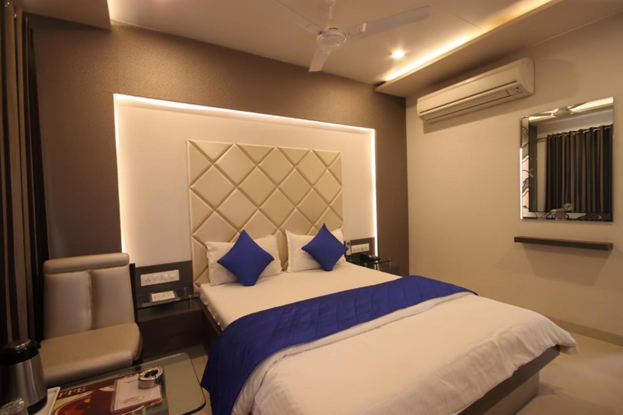 Hotel Flair Inn Ahmedabad Esterno foto