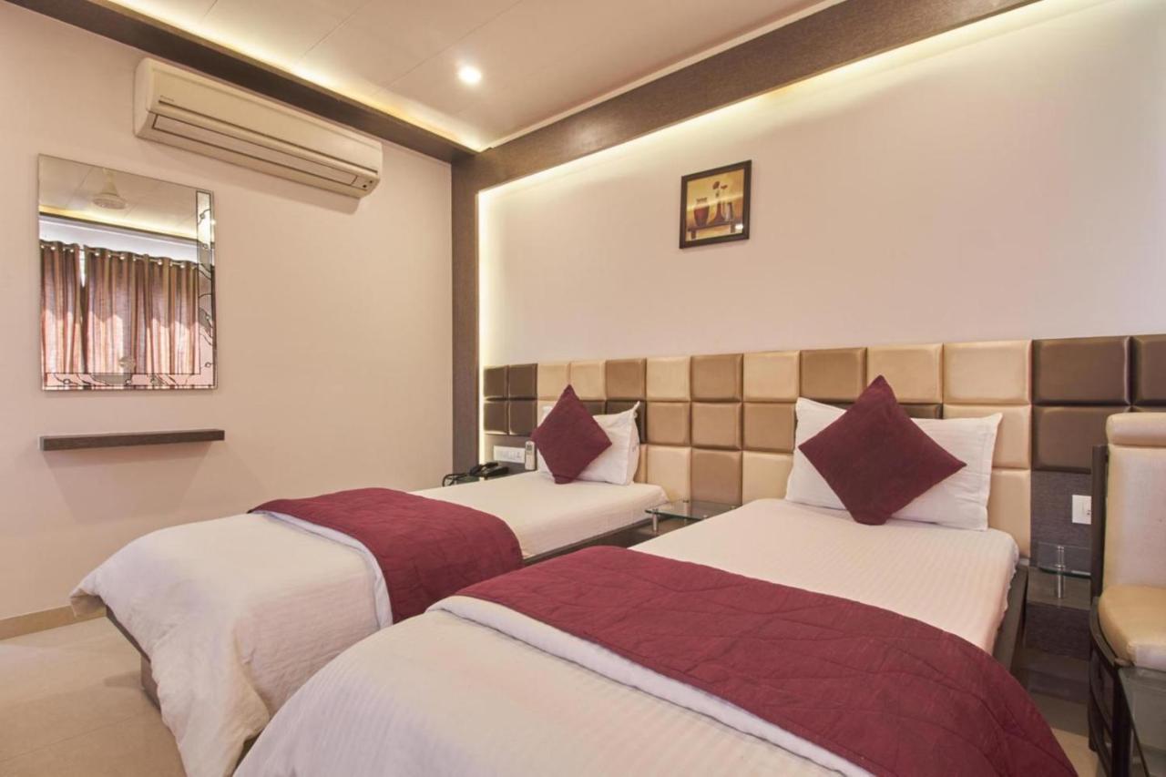 Hotel Flair Inn Ahmedabad Esterno foto