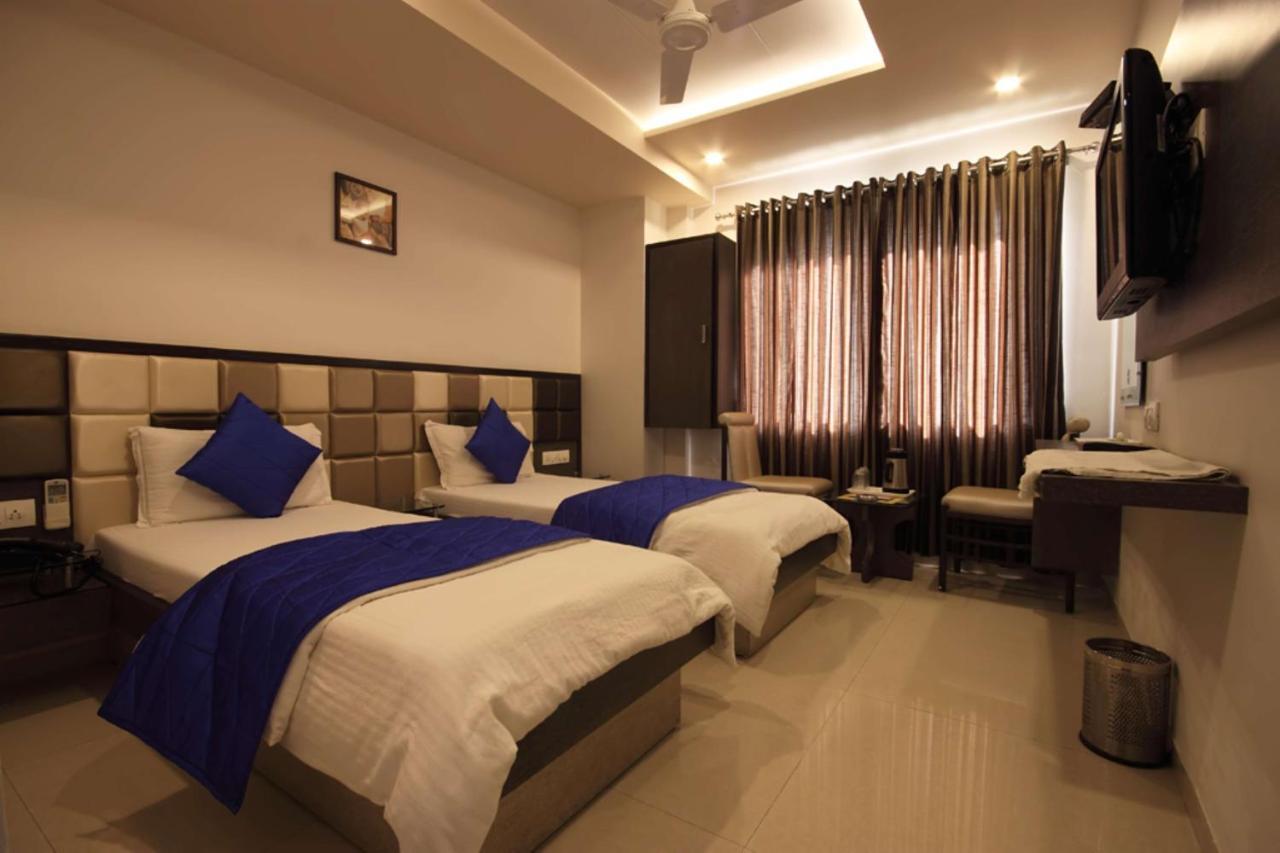 Hotel Flair Inn Ahmedabad Esterno foto