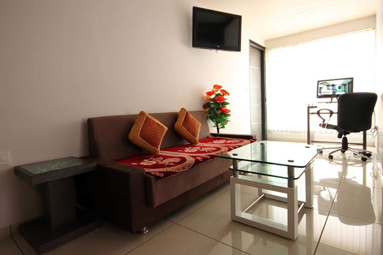 Hotel Flair Inn Ahmedabad Esterno foto
